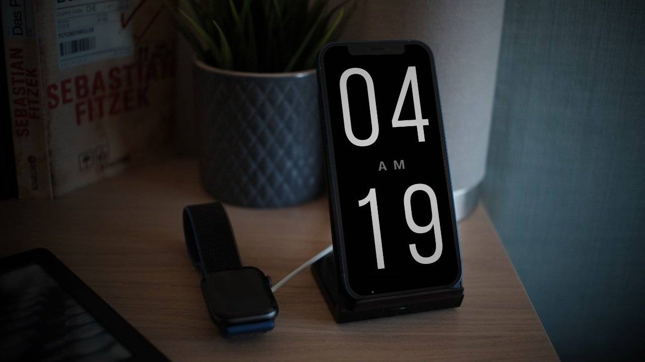 49692-97378-clockphone-app-xl-1 49692-97378-clockphone-app-xl-1